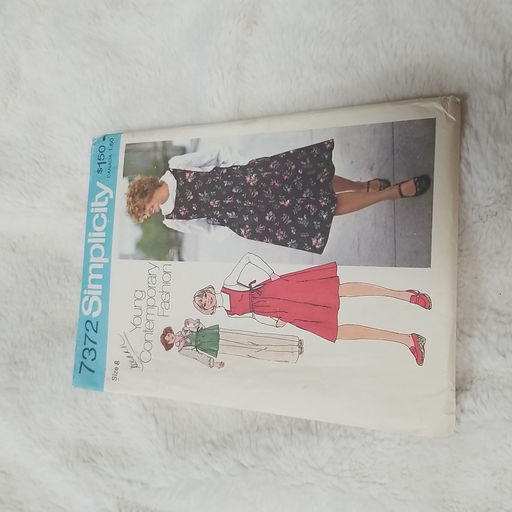 Vintage Sewing Pattern - image 1